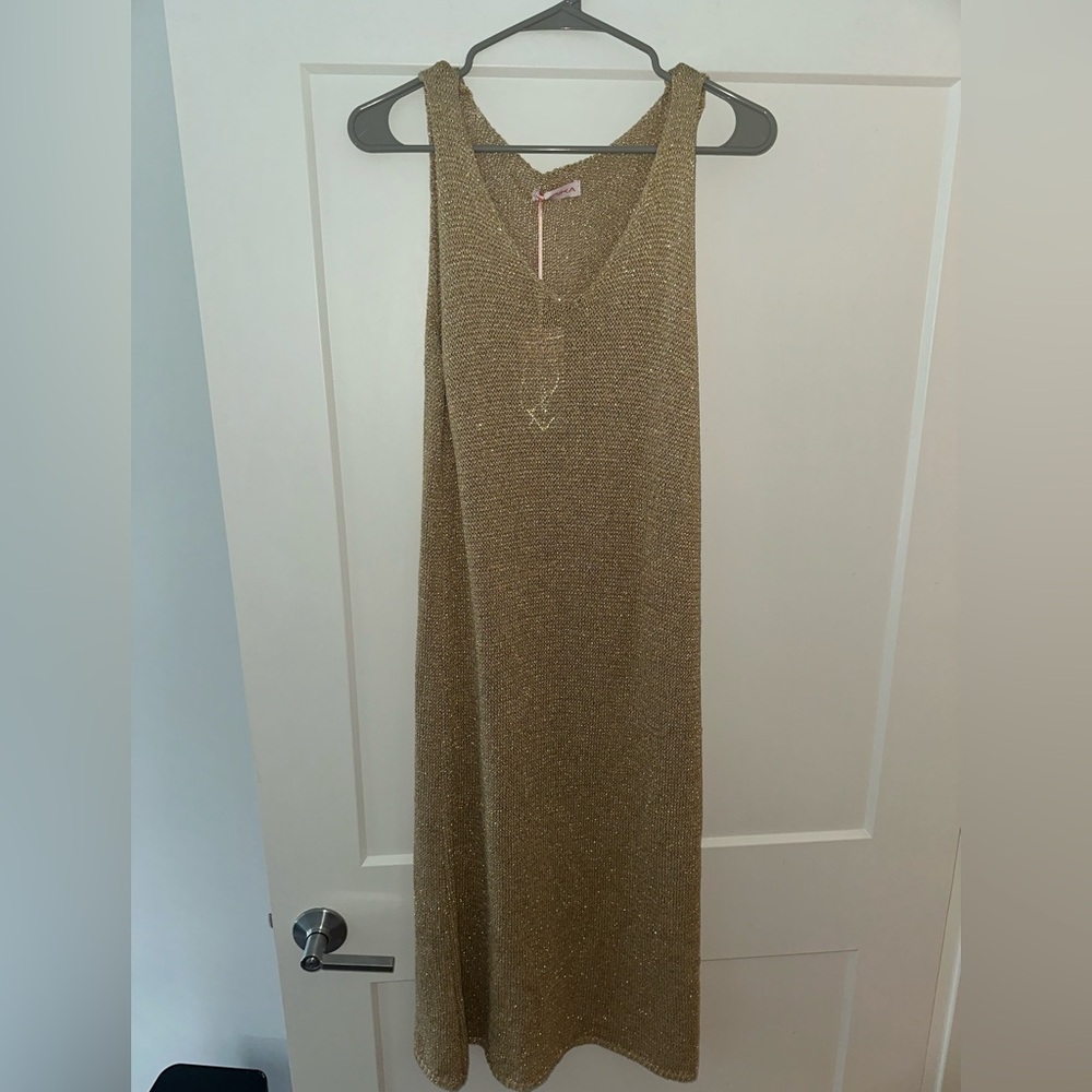 Elegant Gold Sleeveless Dress